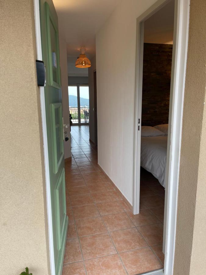 Appart. Vue Mer Avec Piscine - Golfe De St Tropez Les Issambres Exterior photo